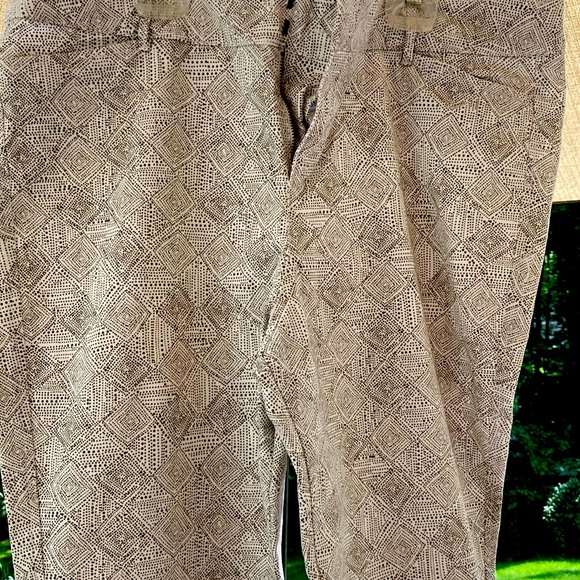 Old navy Capri pants size 14 regular - Picture 1 of 3